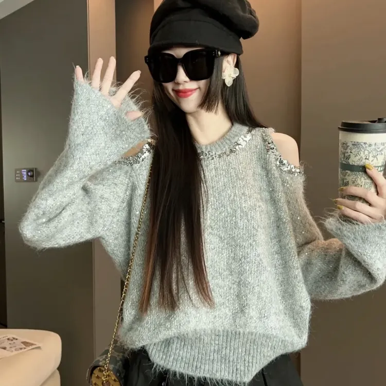 慵懒风露肩亮片刺绣毛衣女秋冬高级感温柔气质显瘦上衣