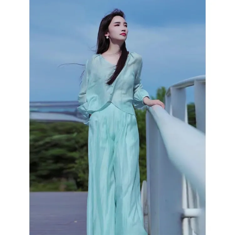 今年流行淑女气质穿搭高级感轻奢时尚休闲蓝色阔腿裤职业套装女夏