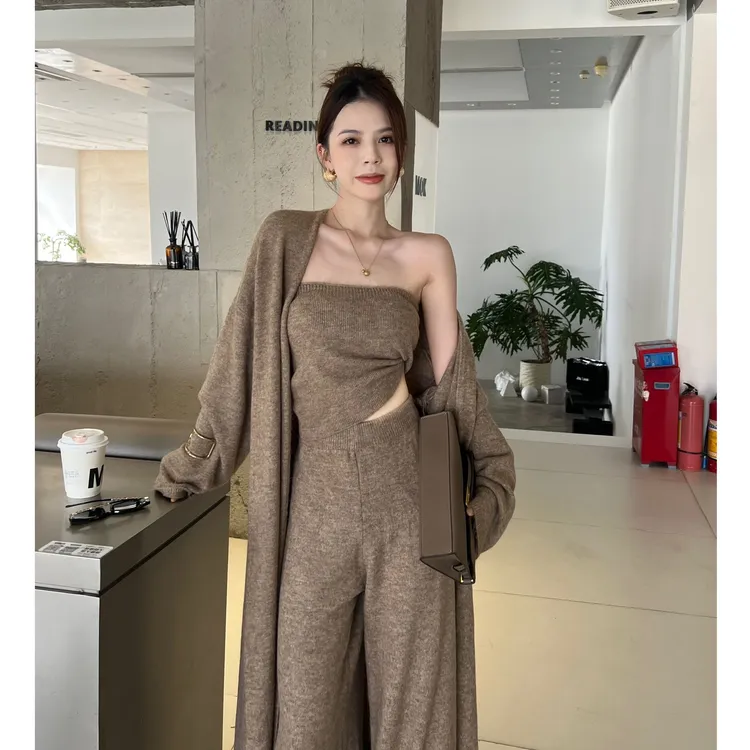 XIAOQIN【南法假日】秋冬纯欲毛织抹胸开衫直筒阔腿裤套装T263