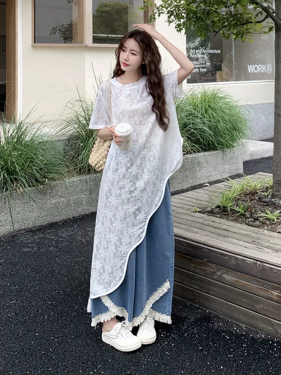 【2025初夏穿搭一整套复古提花蕾丝罩衫叠穿流苏牛仔裤两件套装女