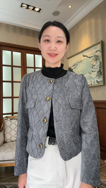 【當野优品】2025秋季设计师新款小香风女士短外套时尚灰色短款上衣