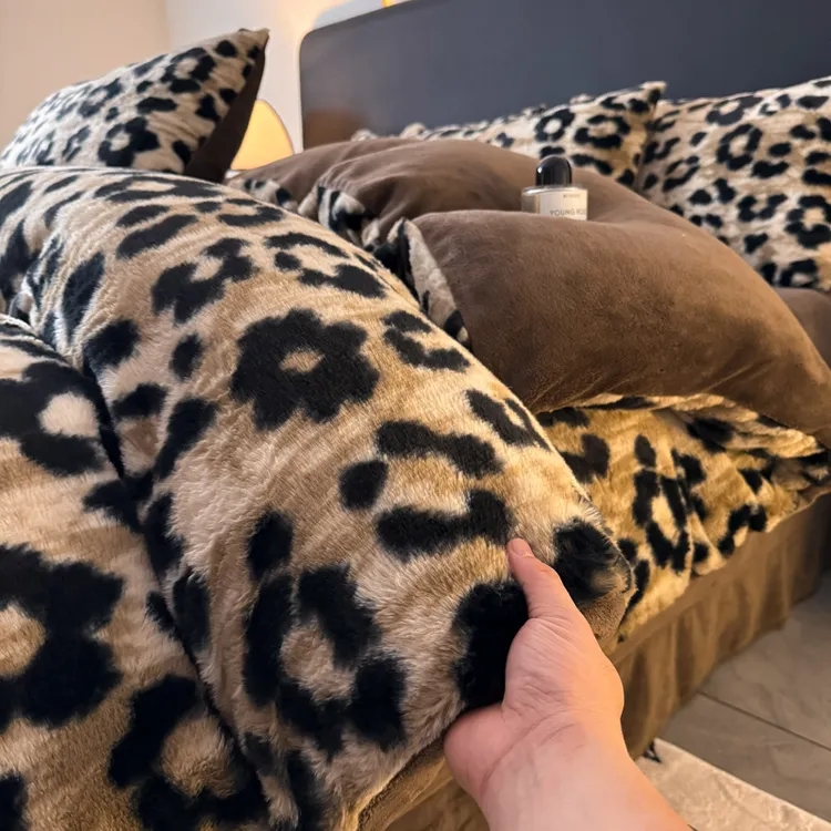 丹麦兔兔绒豹纹牛奶绒四件套加厚轻奢双面被套冬季珊瑚绒保暖床单