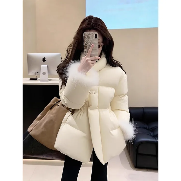 超好看冬装厚外套2025新款高端名媛气质小香风收腰白色立领棉服女