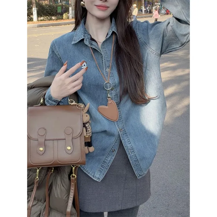 复古做旧加绒牛仔衬衫女秋冬2025新款时髦洋气百搭叠穿衬衣外套