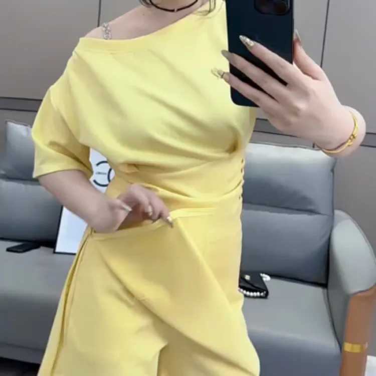 欧货新款斜肩收腰上衣搭短裙套装