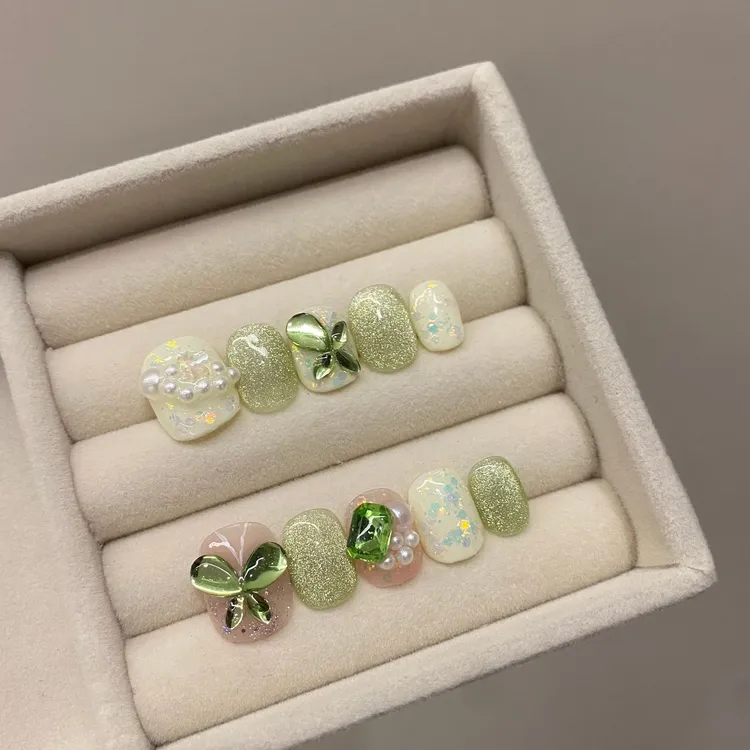 y042豆豆甲【实拍原创】手工穿戴甲新款橄榄石小清新显白可爱美甲