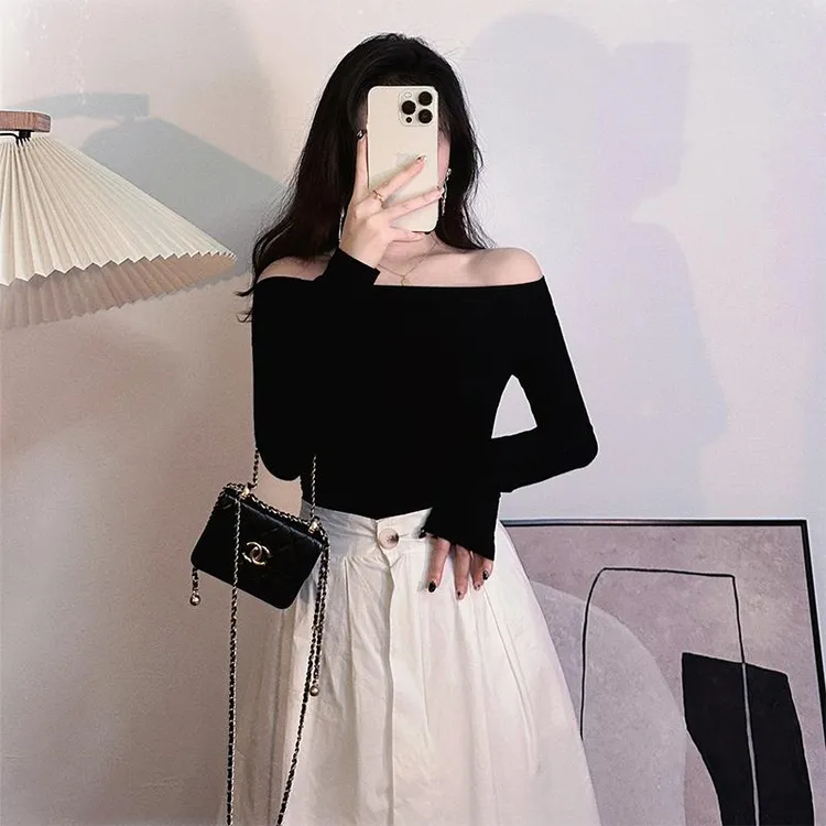 法式黑色一字肩锁骨长袖t恤女春秋季性感露肩修身高级感斜肩上衣