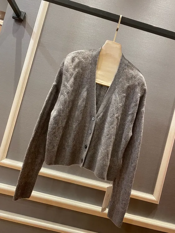 欧都梦·早春新品 山羊绒绞花镂空宽松V领开衫82508