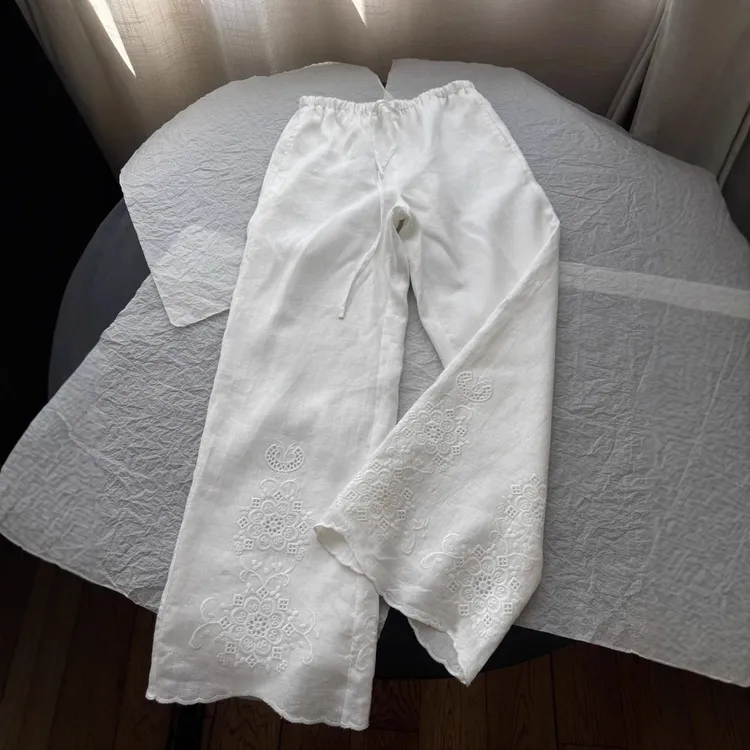 白色刺绣棉麻阔腿裤女夏季百搭遮胯垂感宽松休闲长裤气质