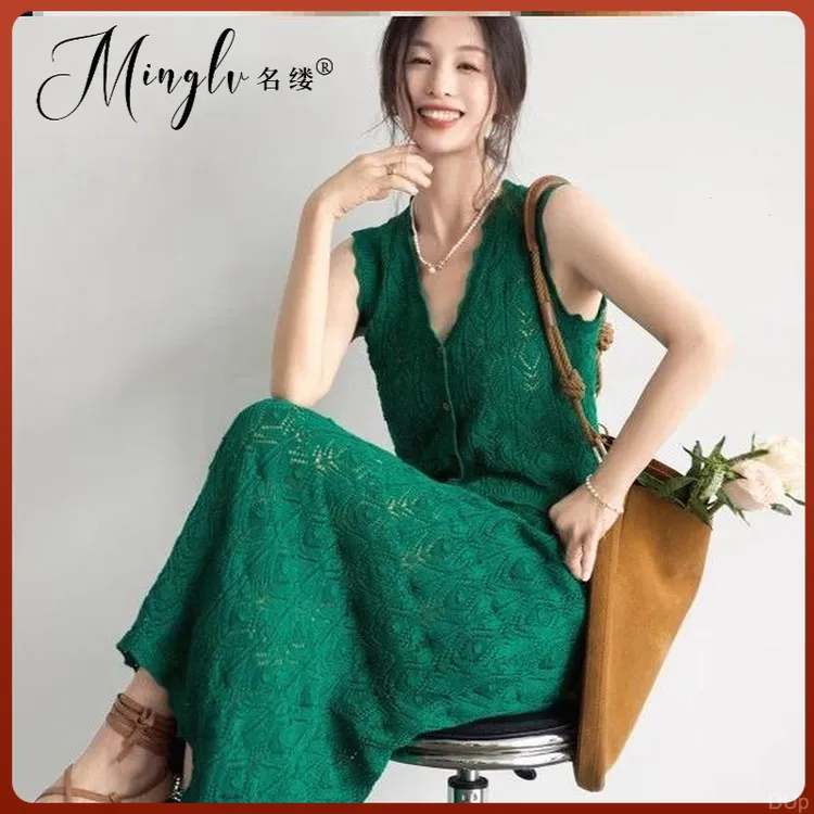 时尚半身a字长裙套装2025欧洲站复古针织衫镂空V领夏季新款两件套