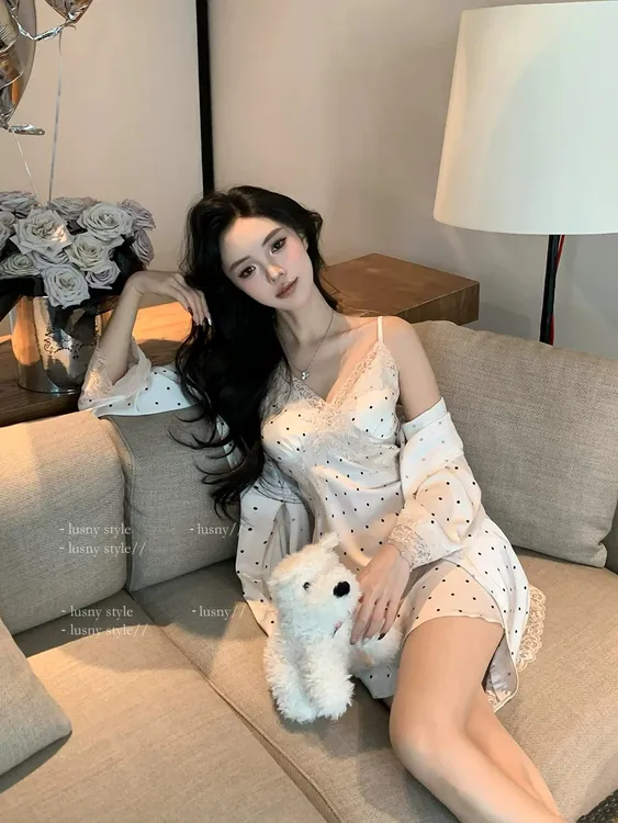 吊带睡衣女款爆款2025新款夏季冰丝睡裙带胸垫蕾丝睡袍洋气家居服