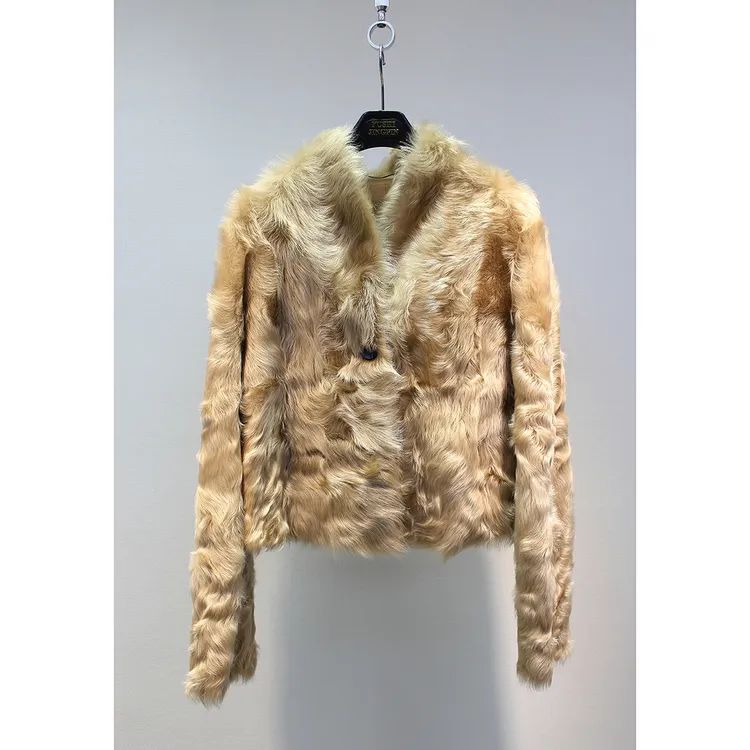 ZOEHOPE轻柔保暖小湖羊皮毛一体简约小V领短款夹克皮草外套女