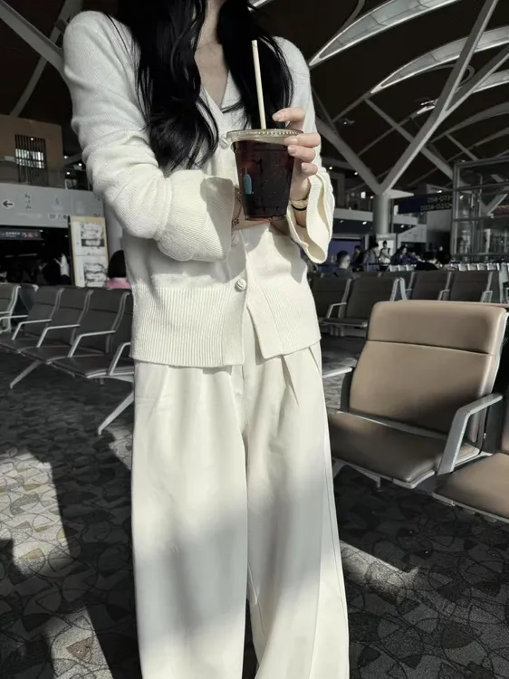 2025夏季新款韩系时尚V领罗纹花边毛衣外套百搭阔腿裤小香两件套