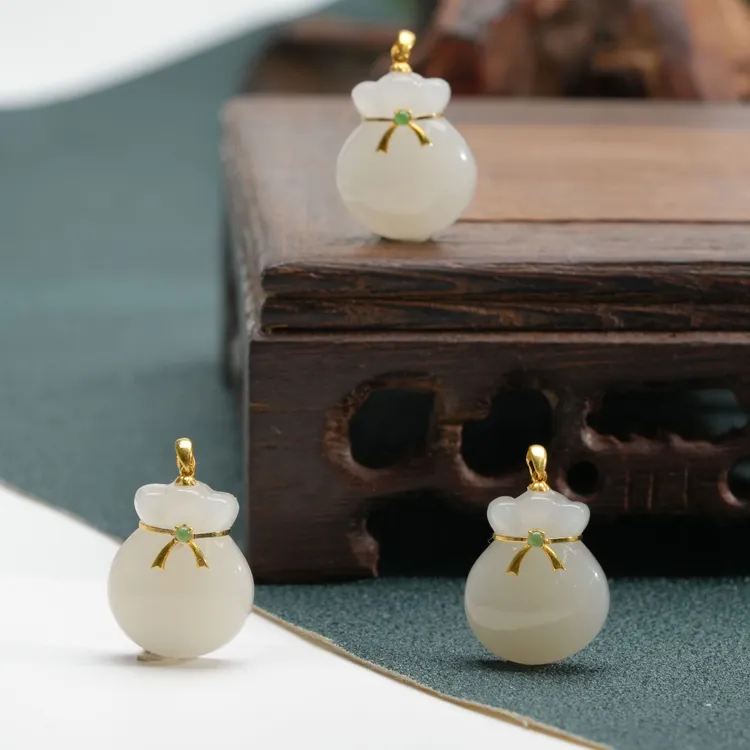 【小北严选】18K金和田玉吊坠约15*19mm【多样性发一件】-AH09X905