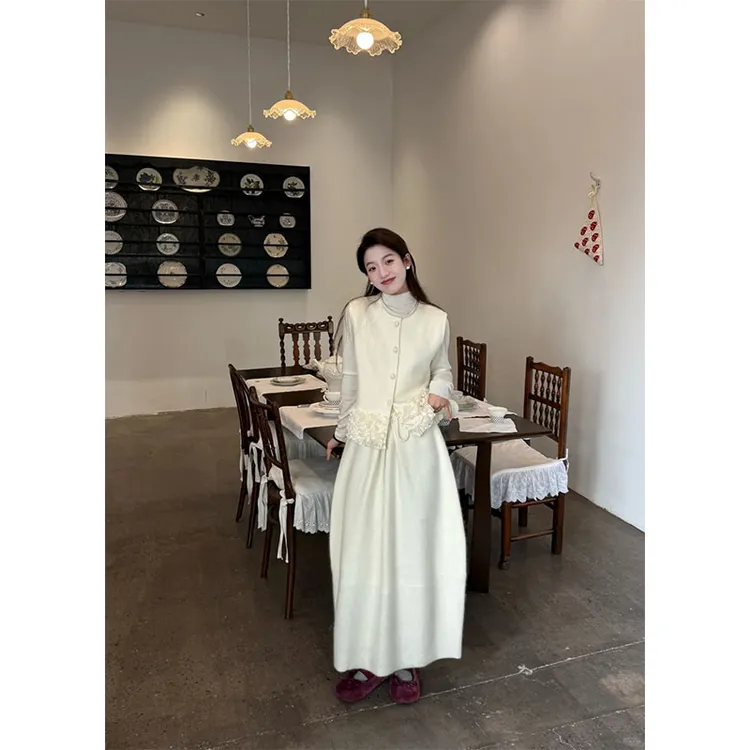 秋冬小众拼接花边马甲碎花下摆设计气质风上衣百搭高腰半身裙套装