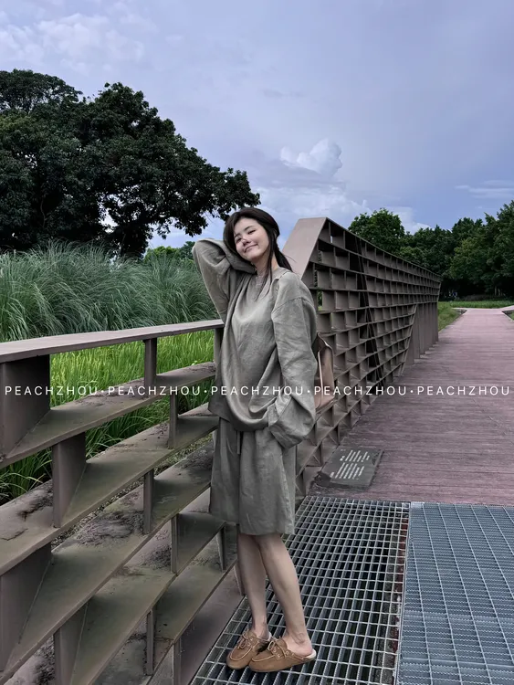 『PEACHZHOU』100亚麻卡其老钱松弛宽松圆领长袖极简休闲松紧腰短裤