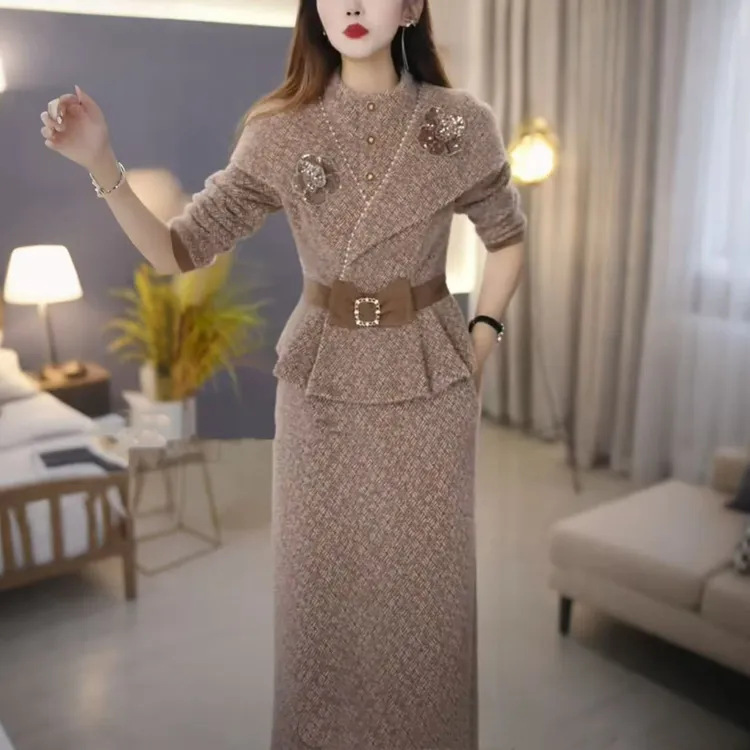 亿亿时尚设计感套装裙女冬季2025新款显瘦立领上衣+半身裙两件套