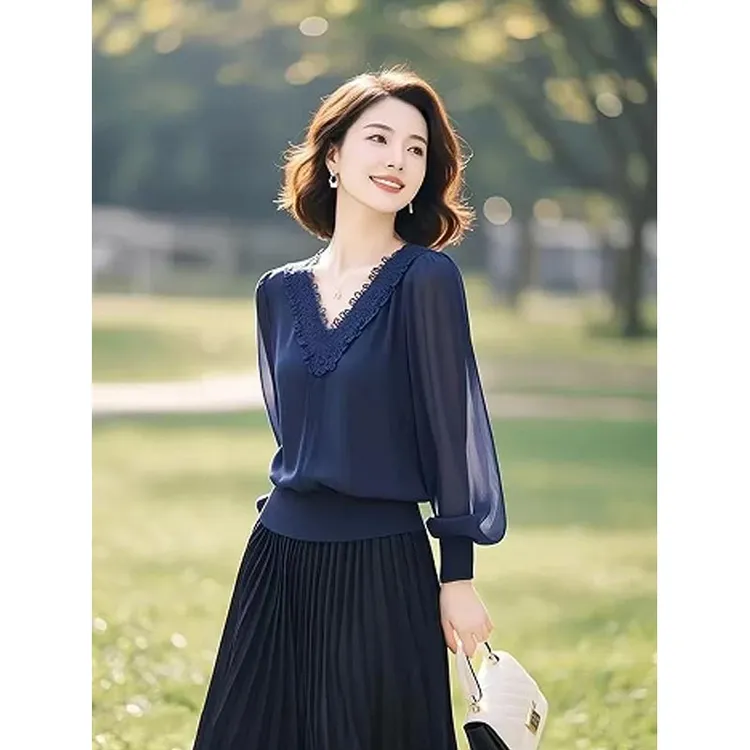 2025夏季韩式新款高级感不撞色设计感蓝色衬衫女通勤风百搭短上衣