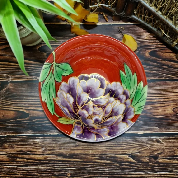 日本陶葊窑手作手绘外黑内赤地紫牡丹茶盏茶杯