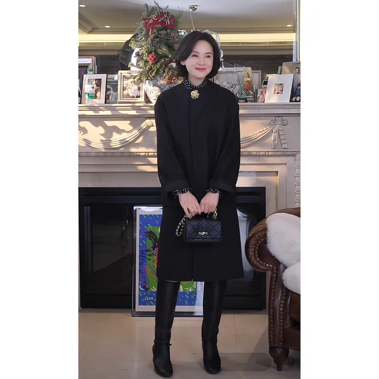 我是摩羯 秀场缪斯 意大利80支羊毛经典圆领H型玫瑰金扣呢外套