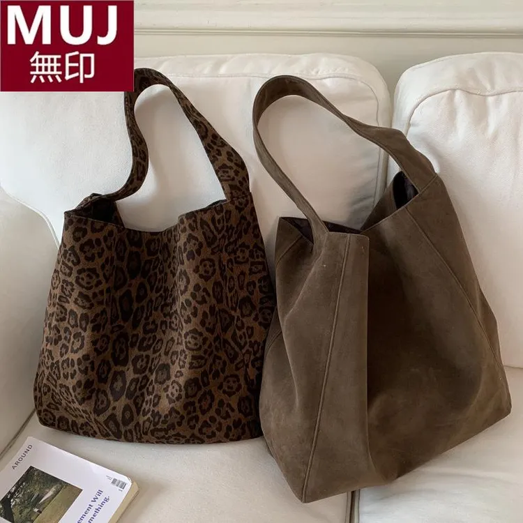 日本无印202初秋新款小众设计毛呢面料潮流个性简约女包网红时尚