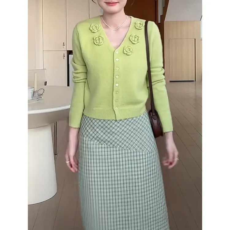 法式v领立体花朵针织开衫外套女秋季小个子独特绝美巨好看的上衣