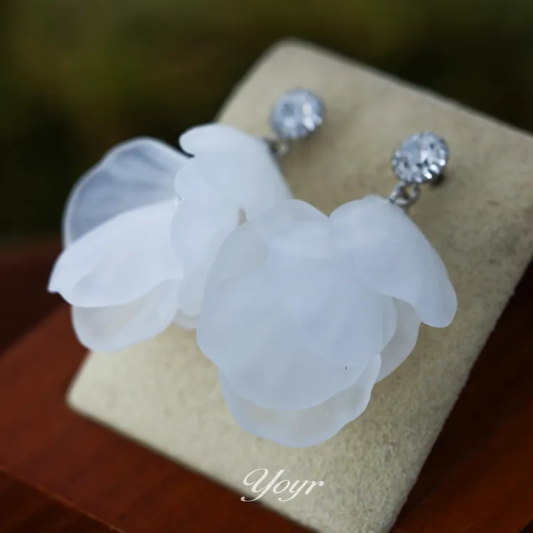 YOYR 黄铜耳饰 云白花瓣流苏耳钉小众优雅轻奢时尚气质超仙耳环女