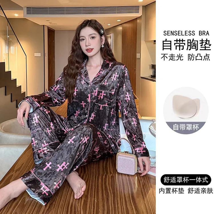 带胸垫2025年新款金丝绒睡衣女春秋季长袖可爱卡通秋冬家居服套装