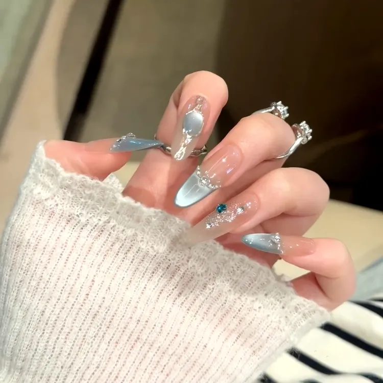 蓝色显白穿戴甲手工爆闪布契拉提猫眼纯欲描金秋冬中长款穿戴甲