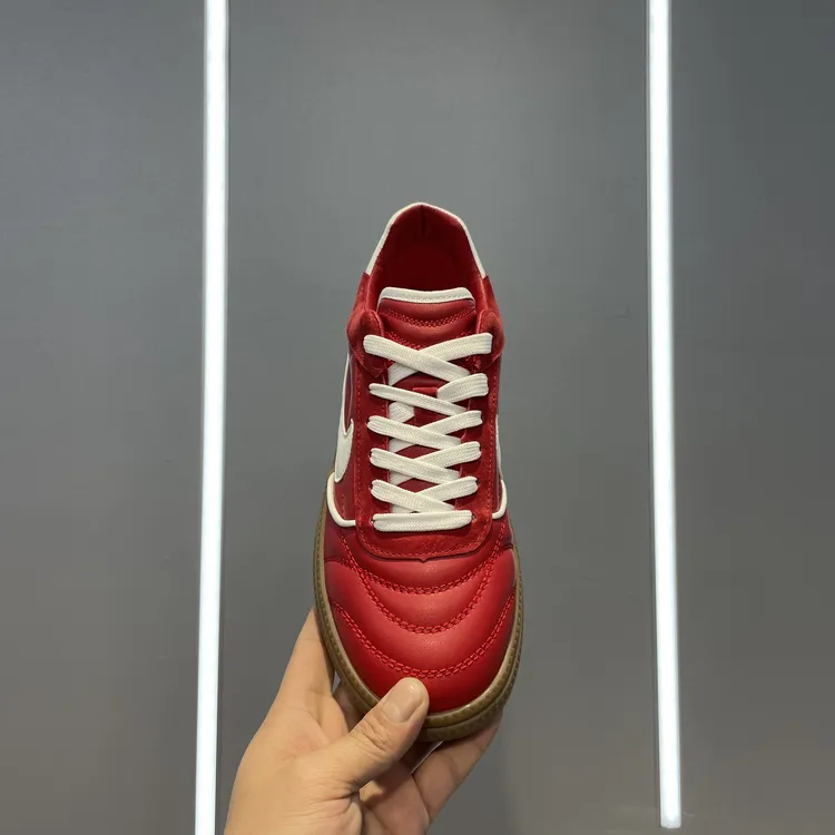 秋冬新款BC皮拼低帮系带软底韩版百搭男士运动休闲鞋