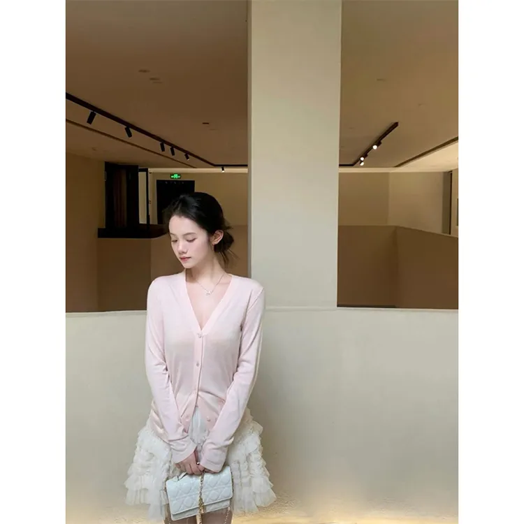 纯欲风性感V领长袖针织开衫上衣女2025春季新款法式休闲短裙套装 