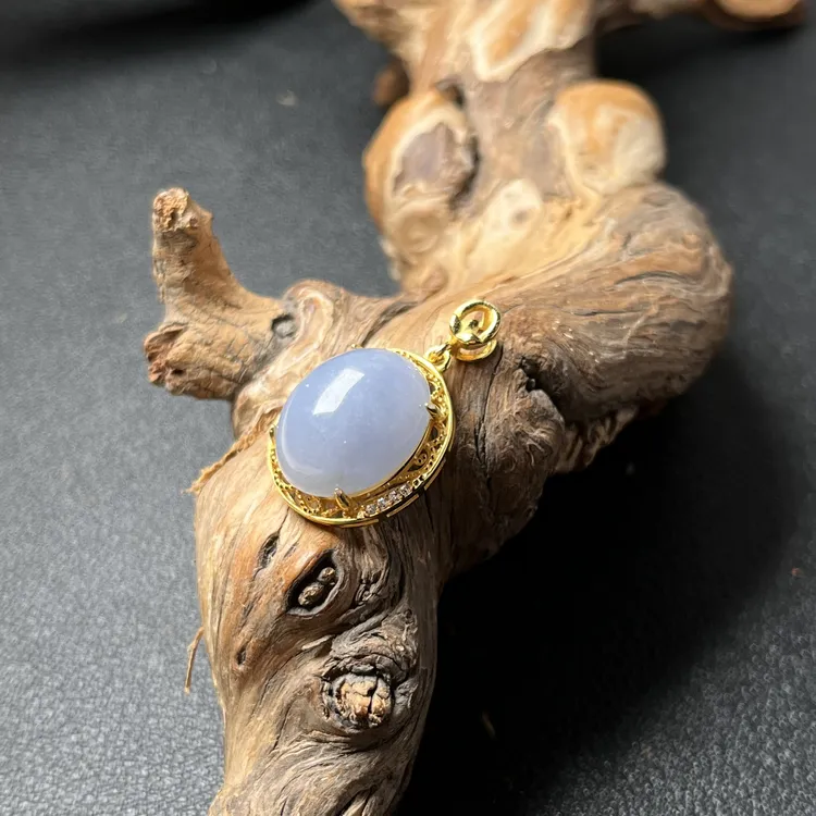 缅甸a货翡翠 紫罗兰蛋面镶嵌吊坠 精美设计