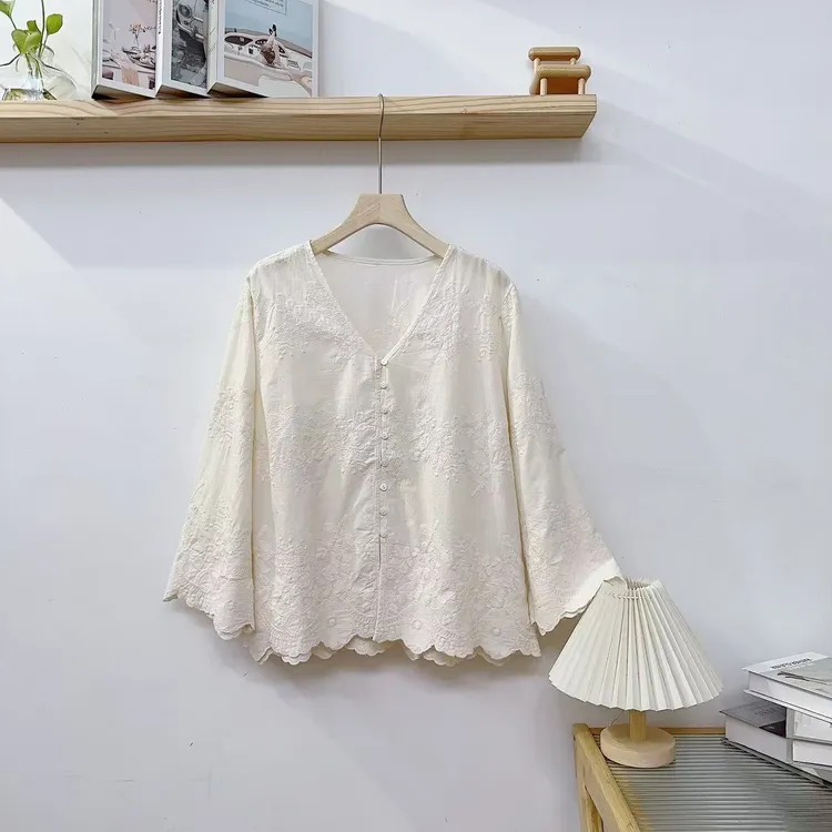 MANXMAN【风吟衫】新款V领刺绣九分袖百搭衬衫女