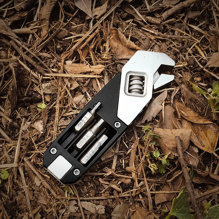 多功能EDC活动扳手迷你户外折叠刀随身工具便携螺丝刀组合开瓶器