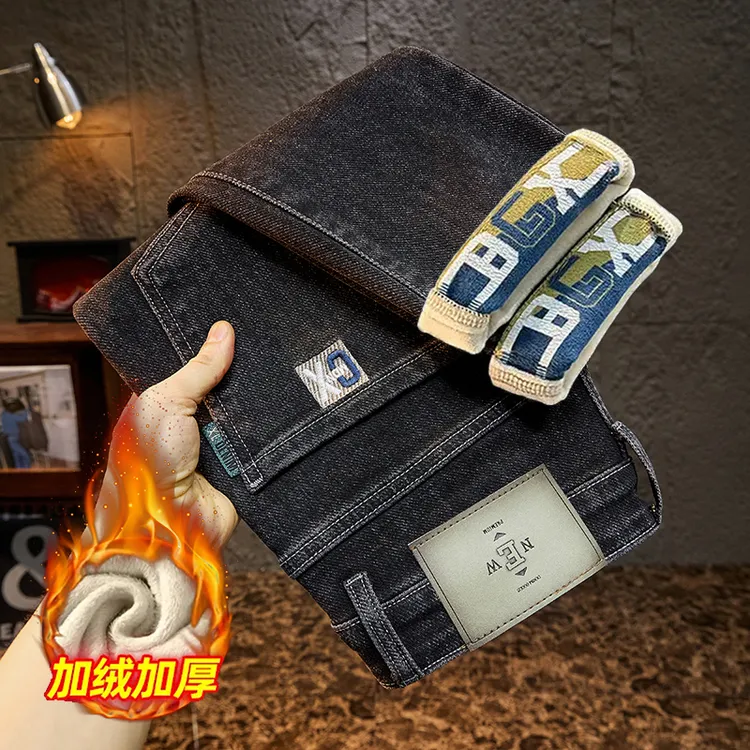 秋冬季新款潮流牛仔裤男款弹力修身直筒裤刺绣印花加绒加厚休闲裤