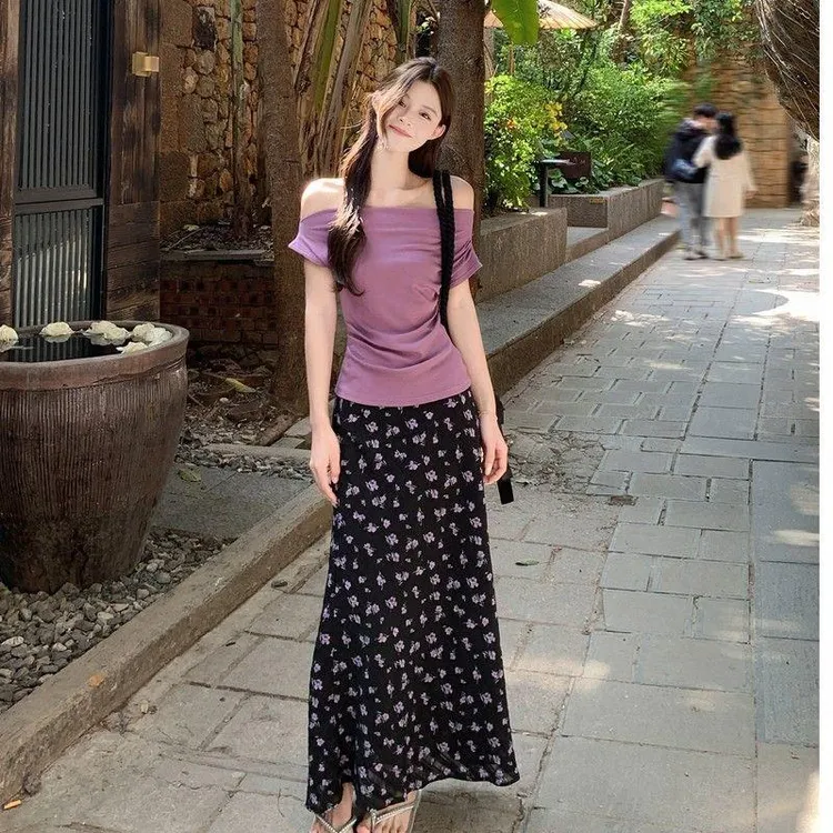 2025新款夏季一字肩修身紫色上衣显瘦短袖T恤高腰碎花半身裙套装