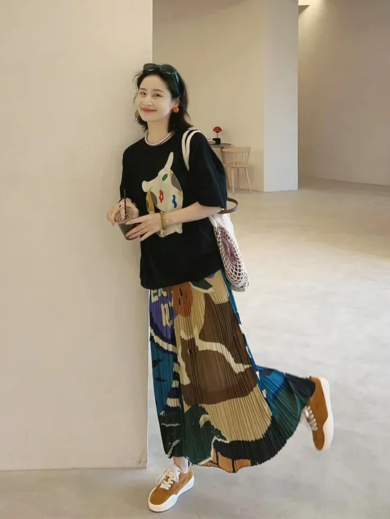 2025夏季新款超火时尚印花短袖T恤上衣小众显瘦半身裙套装两件套