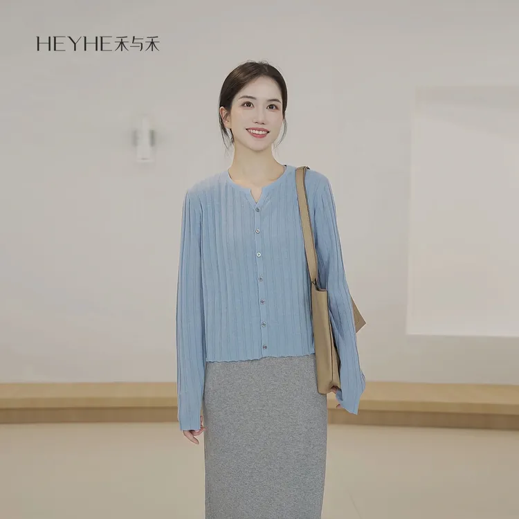 小禾【初见】亚麻坑条V领单排扣舒适亲肤百搭显瘦长袖针织开衫
