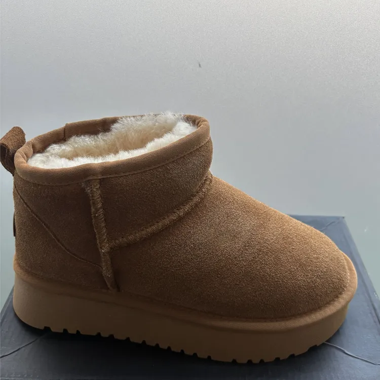 牛皮羊毛雪地靴  门店发货