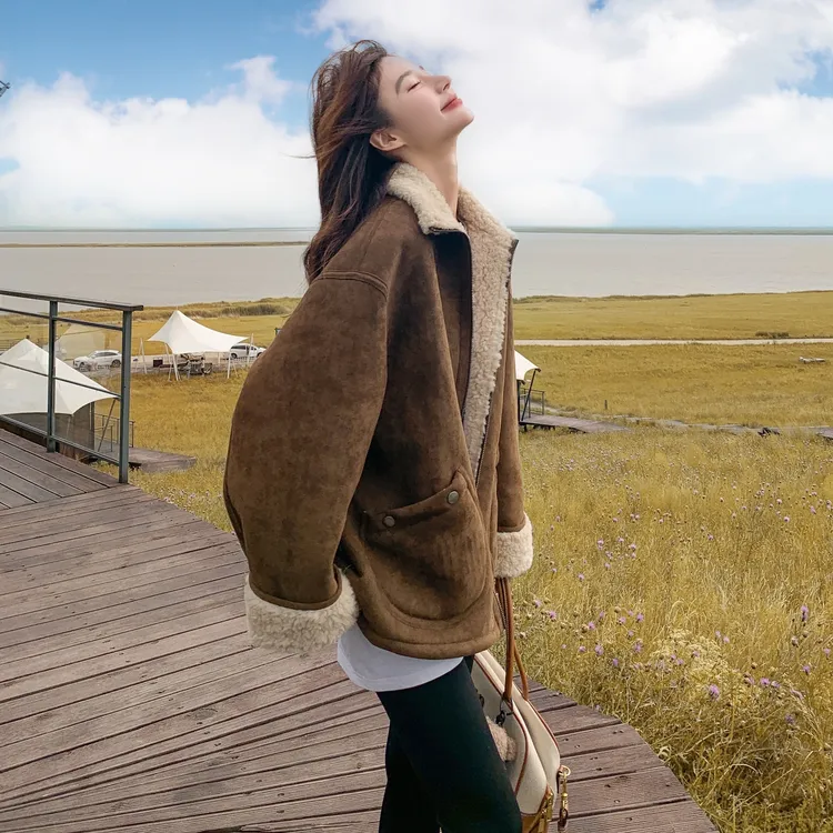 两面穿羊羔毛外套女2025冬季新款皮毛一体韩系chic氛围感加绒棉服
