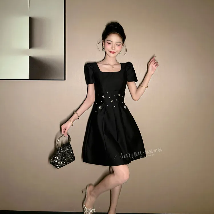 【花花原创】显瘦气质小黑裙法式名媛方领赫本风复古连衣裙15436