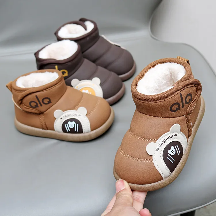 新款冬季加厚加绒雪地靴1-3岁婴儿学步鞋男童防滑保暖鞋软底棉鞋