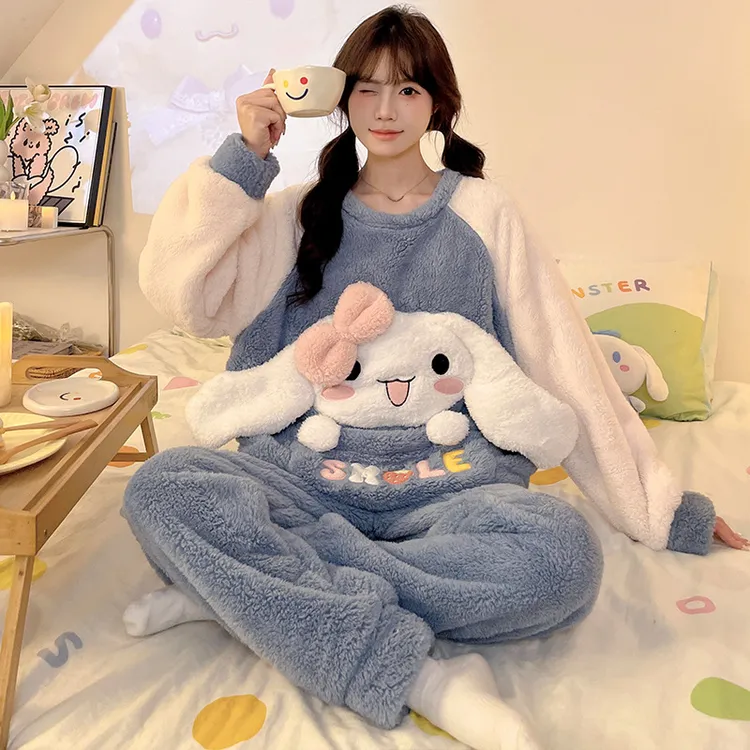 秋冬新款珊瑚绒圆领套头睡衣女卡通动漫可外穿两件套家居服套装