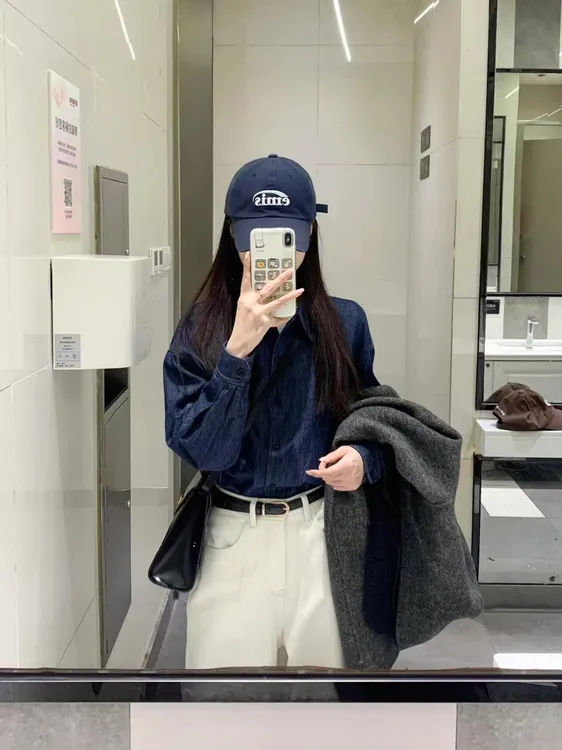 【牛仔很忙】时尚休闲慵懒舒适高级感藏青色牛仔衬衫白色休闲裤套装