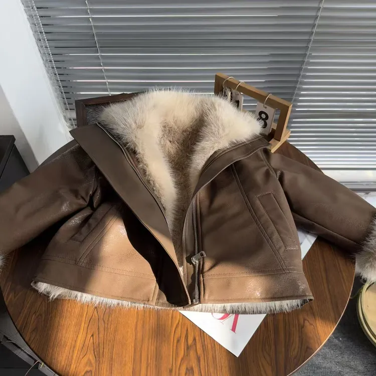 女童秋冬加厚皮衣外套2025新款女孩洋气时髦休闲百搭上衣25445