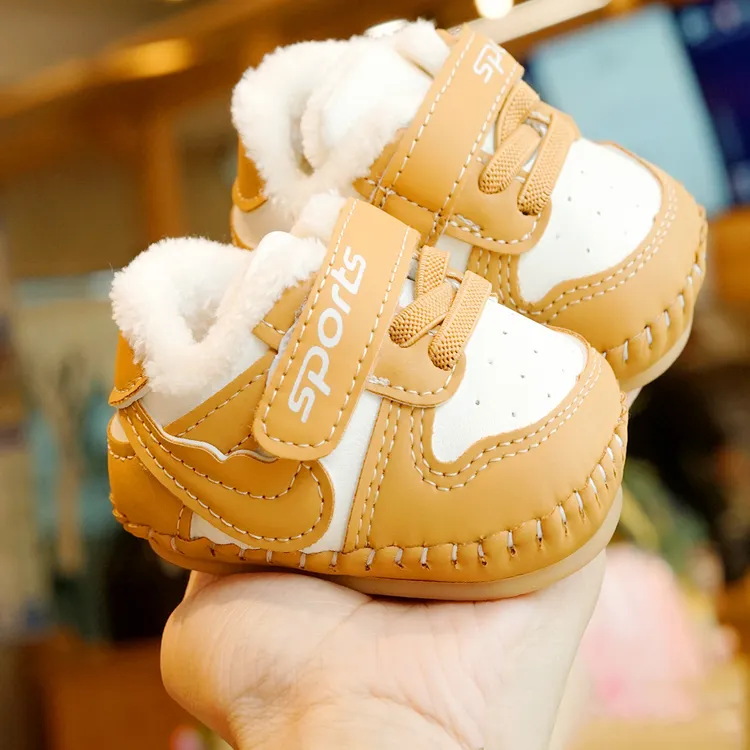 婴儿鞋子软底防滑冬季加绒加厚学步鞋初学者宝宝鞋子0-1岁运动鞋