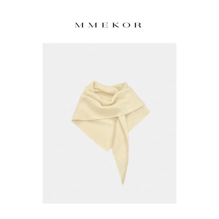 MMEKOR“优雅三角巾”2025新款静奢老钱风气质围巾 25973