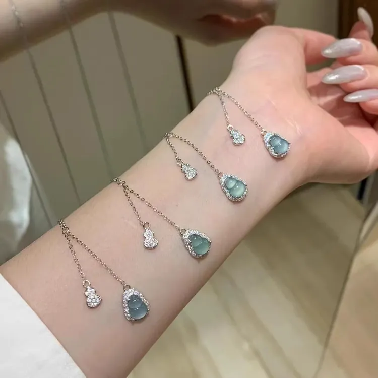双生翡翠葫芦新中式清冷轻奢感女款~颜色深浅不一