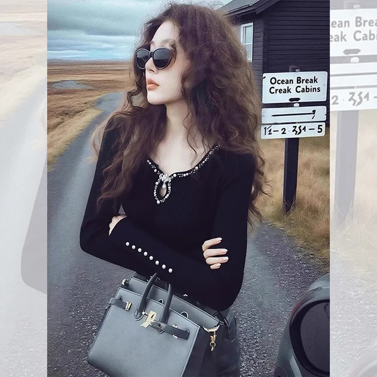 独特漂亮内搭黑色烫钻小衫女装韩系秋冬季洋气高贵钉珠针织衫上衣