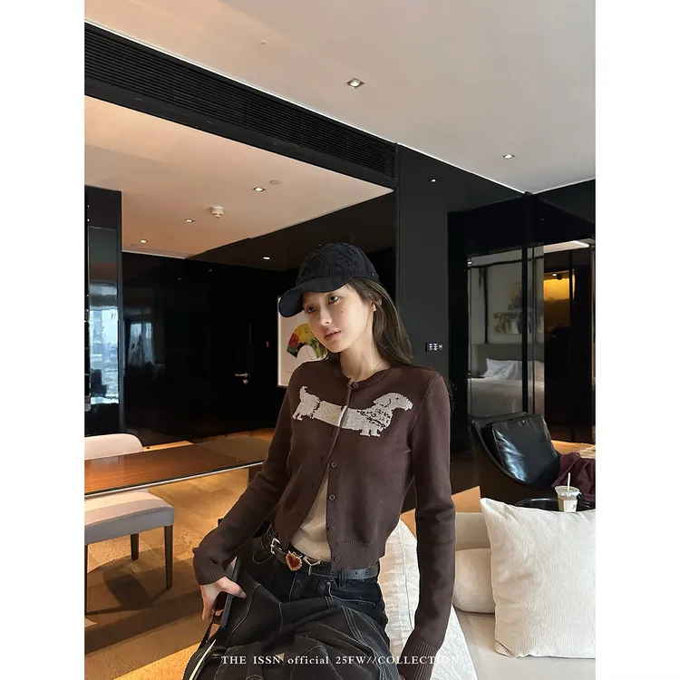 THEISSN宁司 腊肠狗提花开衫针织衫女秋季复古外套上衣 01455